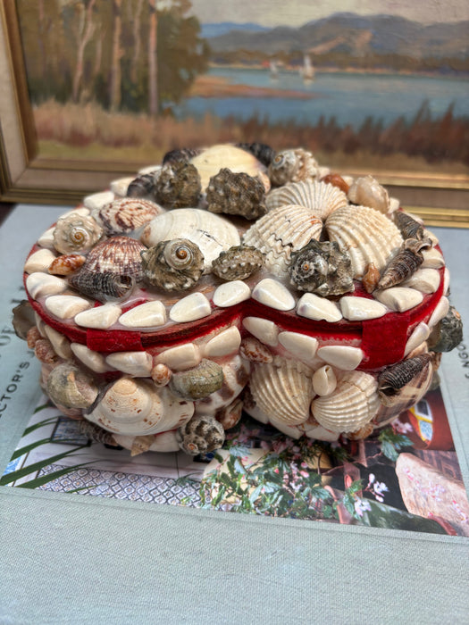 Vintage Heart Shell Box