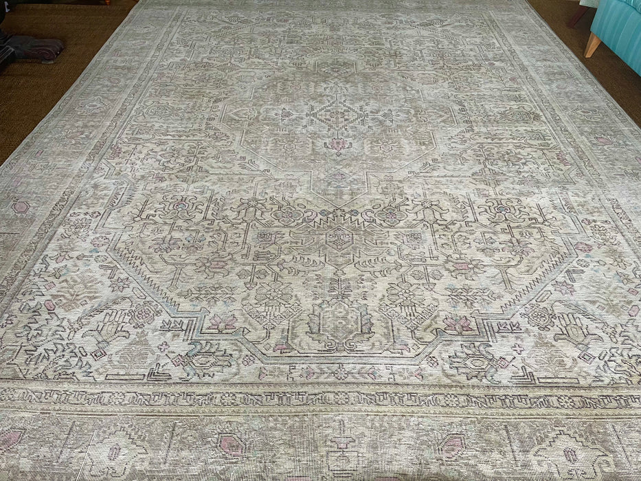 Vintage Turkish Tabriz Wool Medallion Rug - Ivory, Brown, Pink and Aquamarine - 299 x 377cm