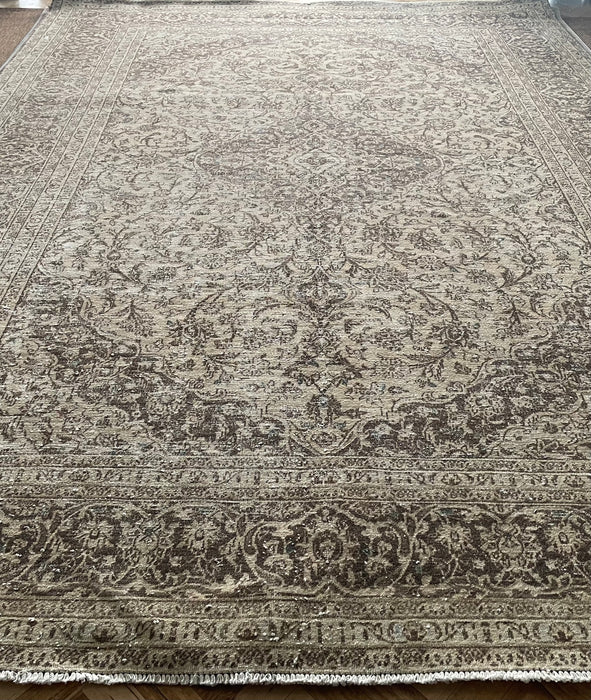 Vintage Persian Tabriz Wool Medallion Rug - Brown with Flecks of Dark Green 290 x 400cm