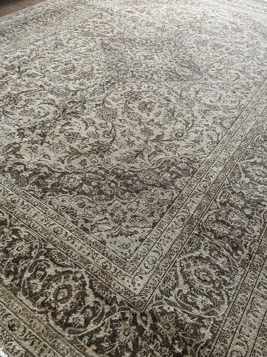 Vintage Persian Tabriz Wool Medallion Rug - Brown with Flecks of Dark Green 290 x 400cm